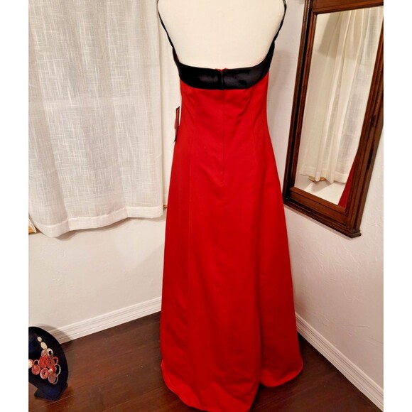 Urban Girl Nites Christmas Red and Black Elegant Gown Crinoline 90's vintage NWT - Picture 7 of 15